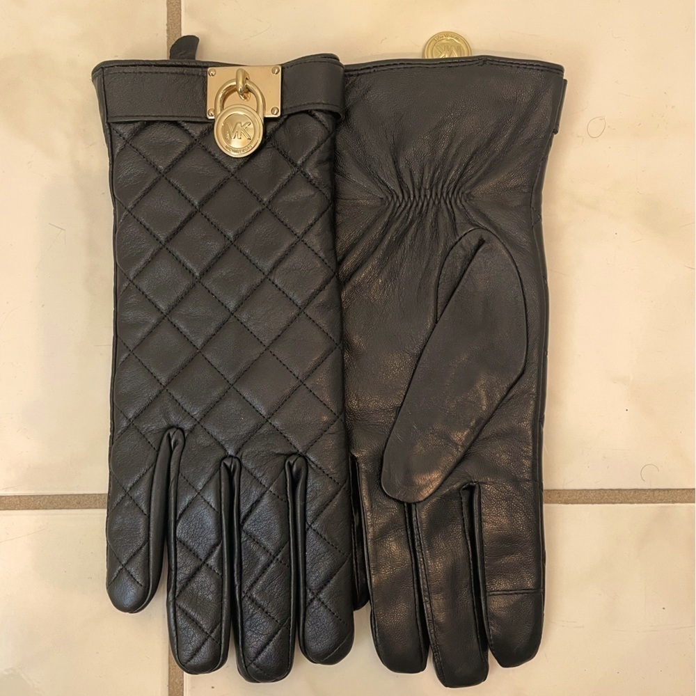 EUC Womens Michael Michael Kors 100 Percent  Genuine Leather Gloves Black​​​​​​​